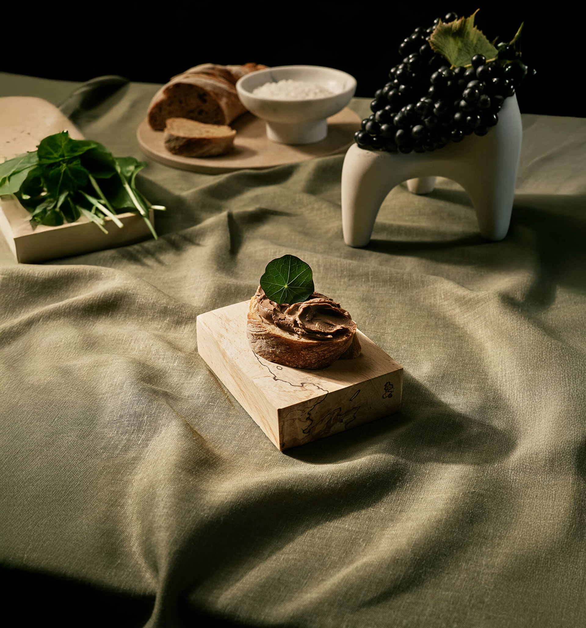 Natural taste of venison accompanied by wild garlic and jurka grapes